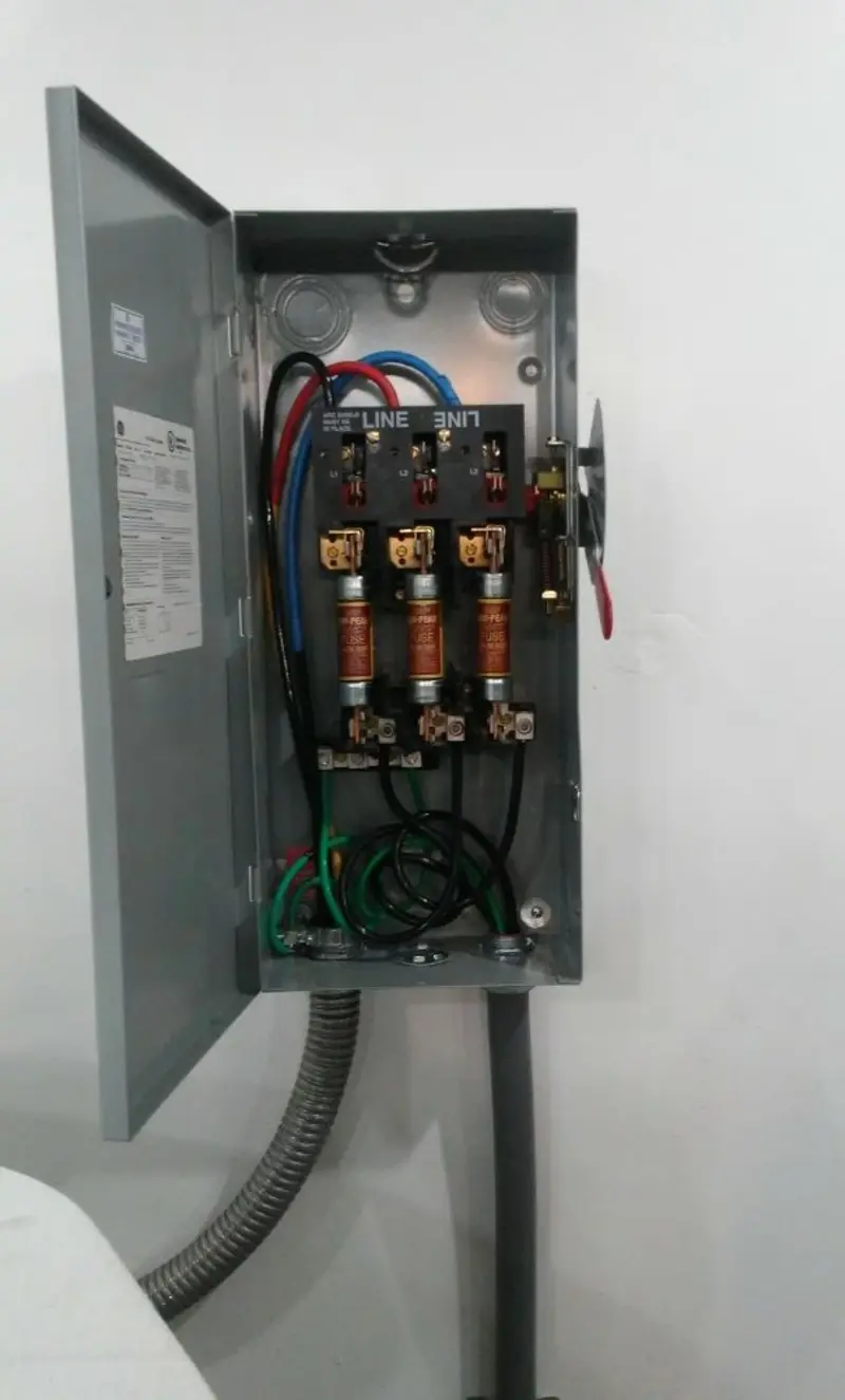 Three-phase disconnect switch installed for Electrical Wiring & Rewiring in Taylorville
